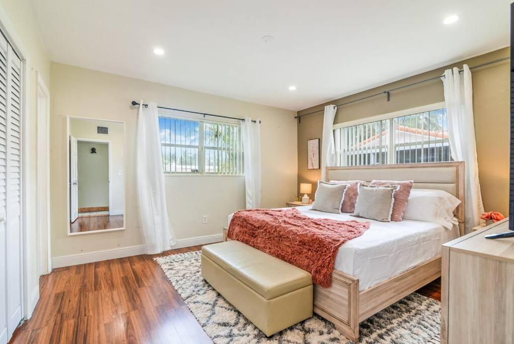 Zen House W/pool+backyard+nature Сasa de vacaciones Miami